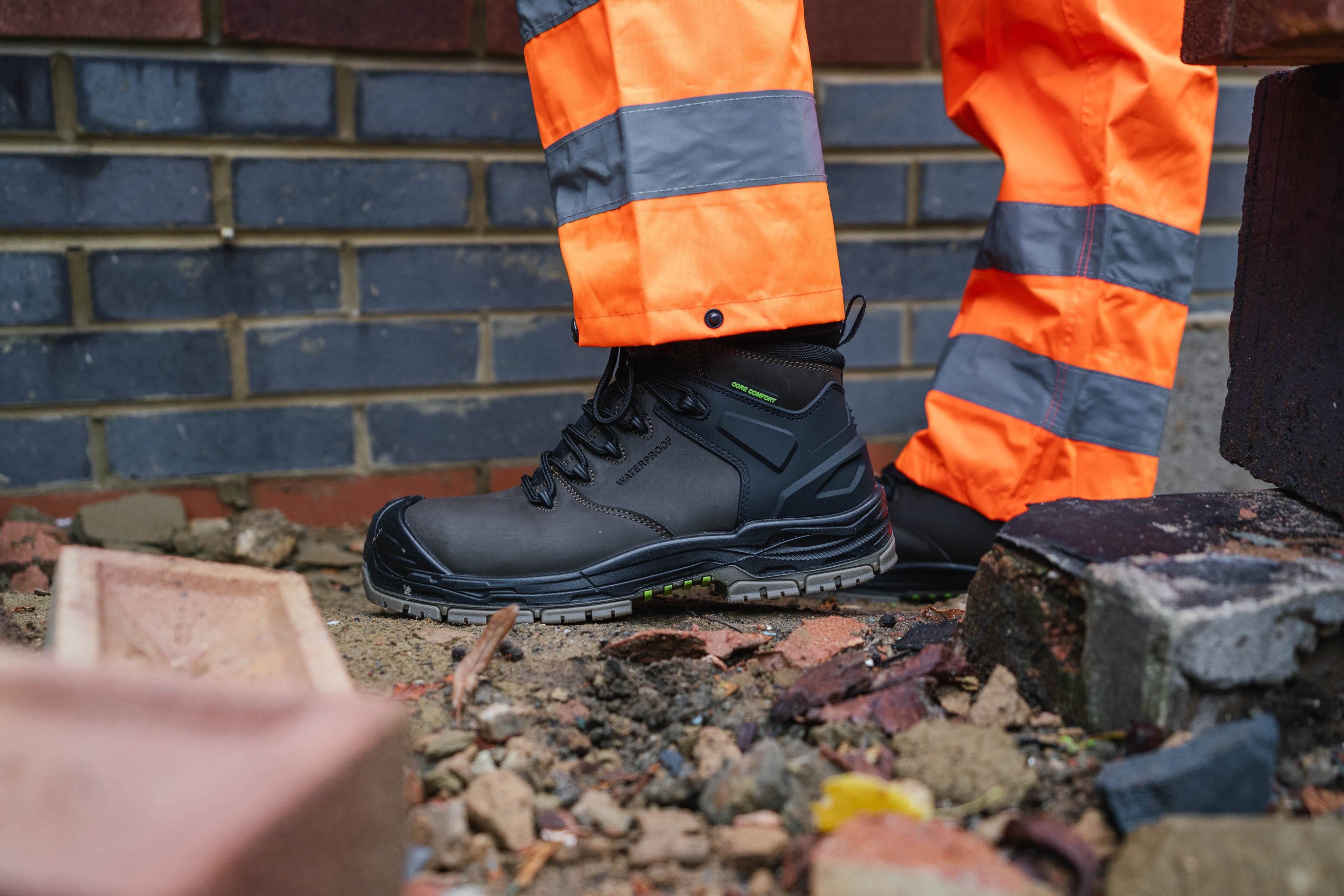 Apache - Mission 100% Non-Metallic Safety Boot with AN, HI, CI &amp; ESD - - Customisable Footwear