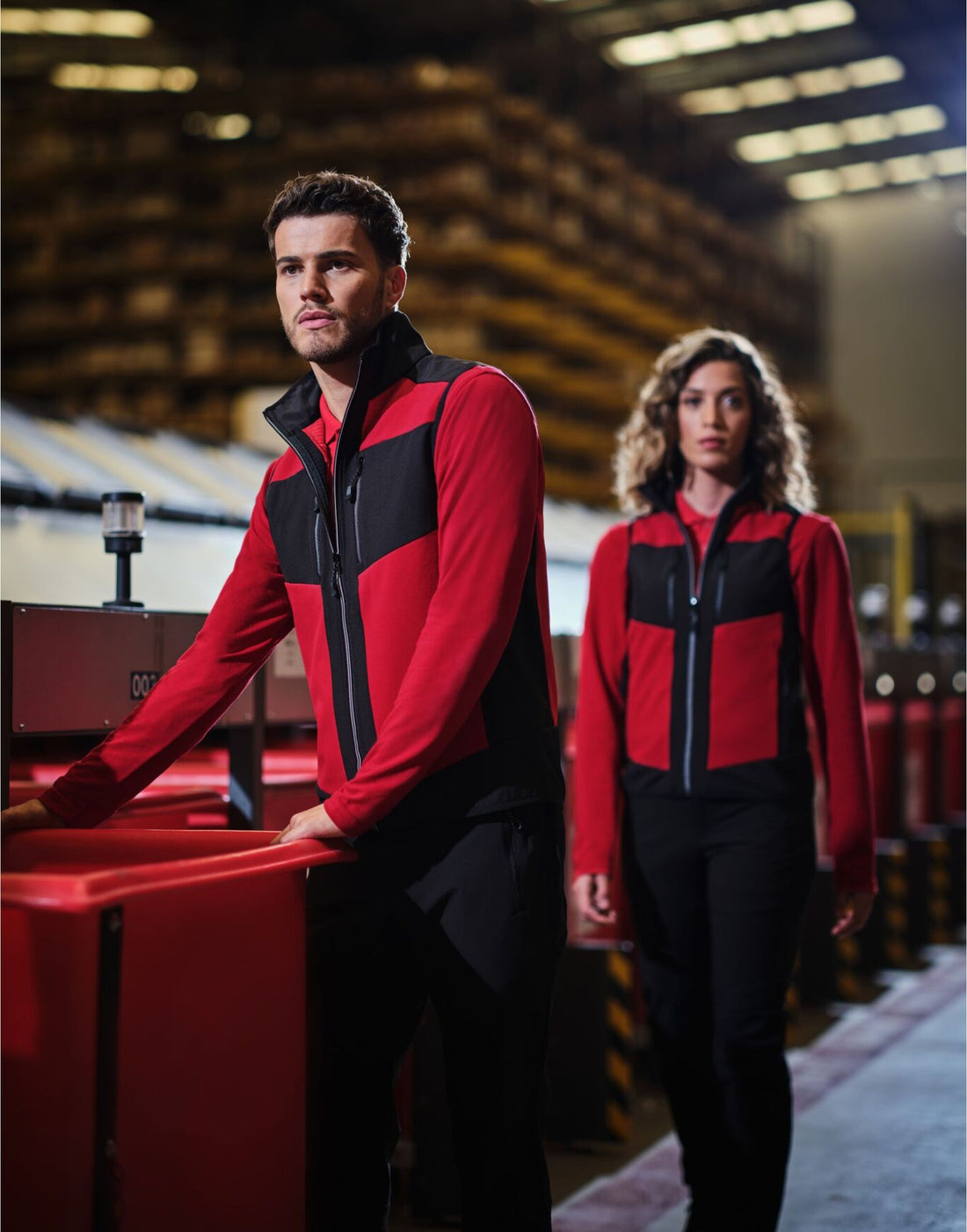 Regatta Professional Regatta E Volve 2L SoftShell BodyWarmer TRA907 - Classic Red Black - Customisable Bodywarmers